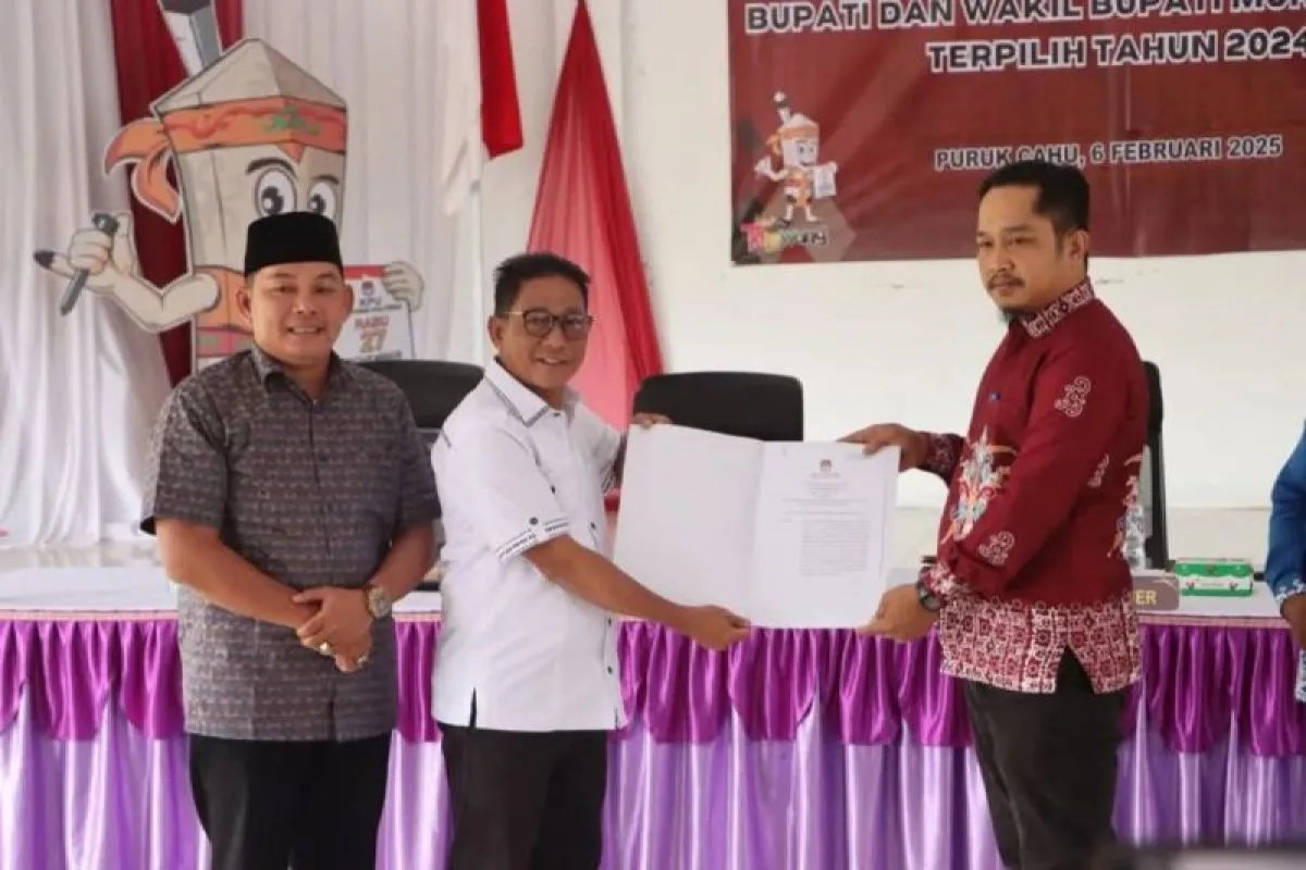KPU MURUNG RAYA GELAR RAPAT PLENO TERBUKA PENTAPAN BUPATI DAN WAKIL BUPATI KAB. MURUNG RAYA 2025