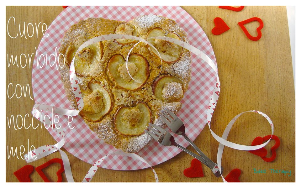 Cuore morbido con nocciole e mele