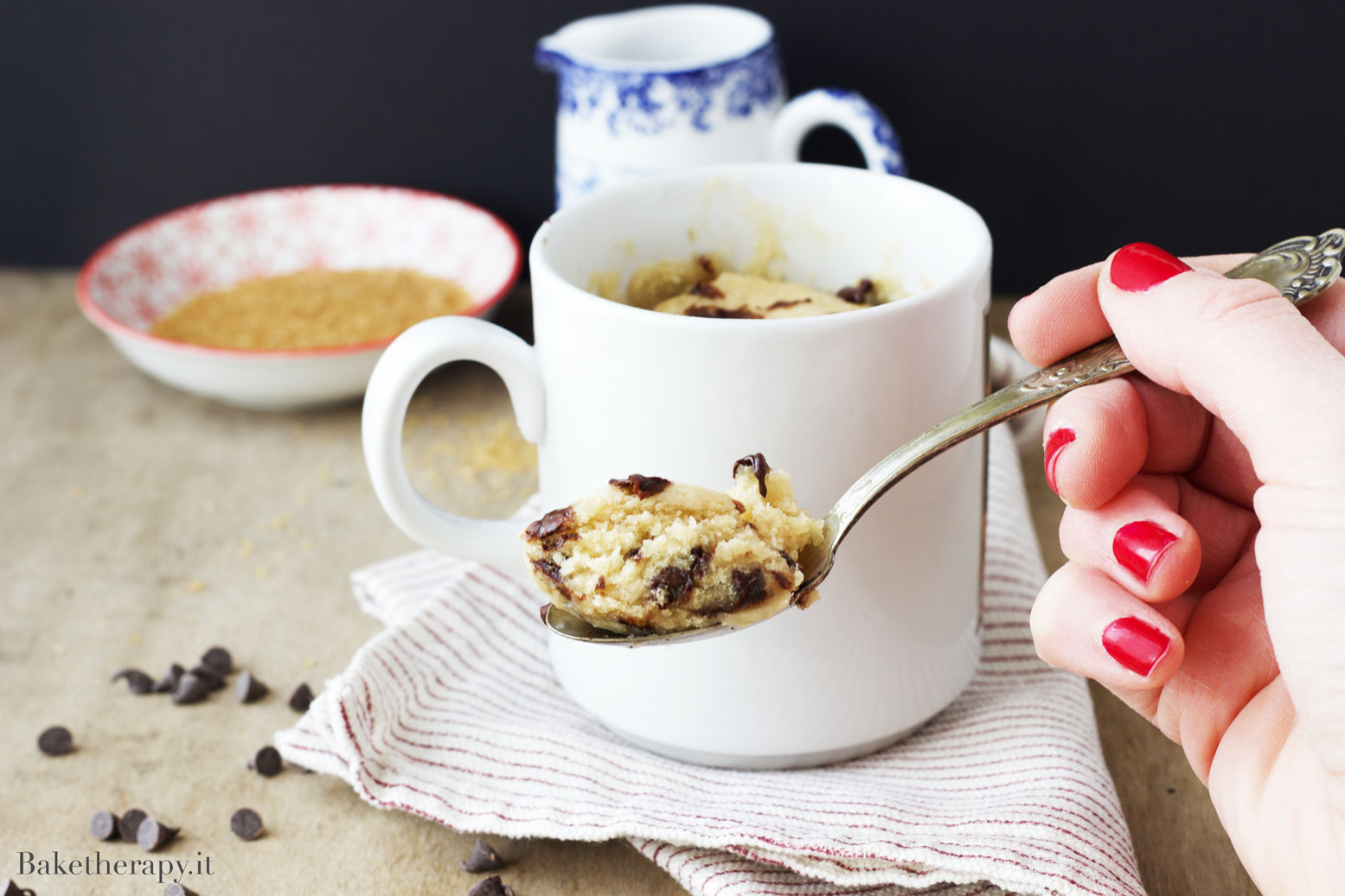 Mug cake con gocce di cioccolato