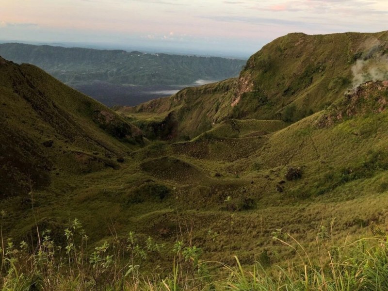 At BaliAdventours.com, we understand that every traveler is unique. That’s why we offer a range of Mount Batur tour recommendations for non-hikers and seasoned adventurers alike. We make it easy to book the best guided tour for first time Mount Batur climbers.