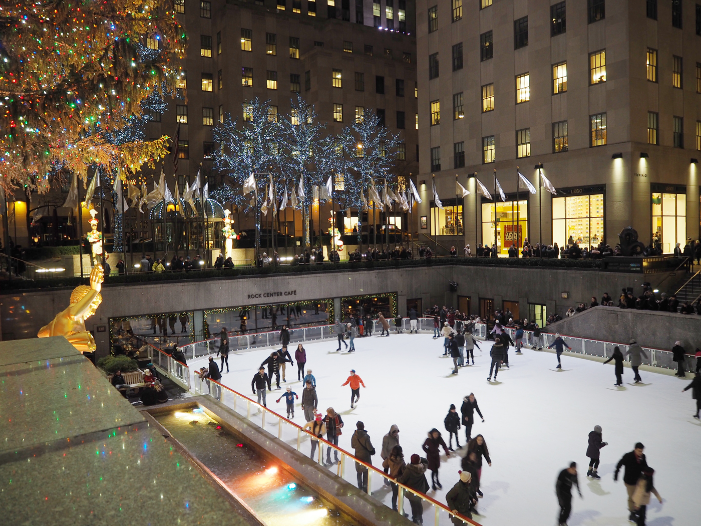 NEW YORK ROCKEFELLA ICE RINK