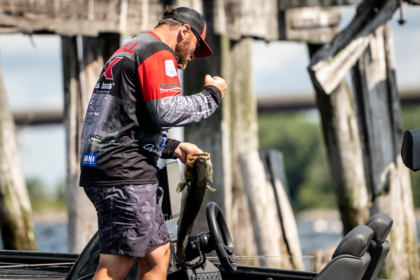 Elite Anglers' Lake Champlain Success: Sumrall & Feider's Semifinal Showdown (2026)