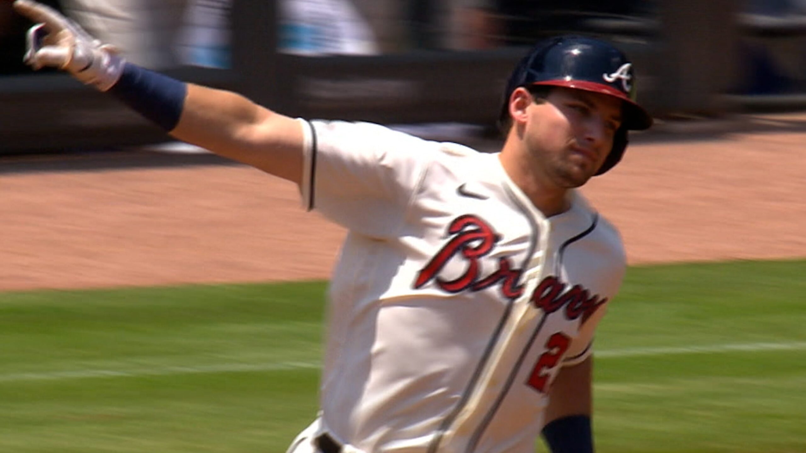 Bravos se imponen detrás de 2 HR de Riley…