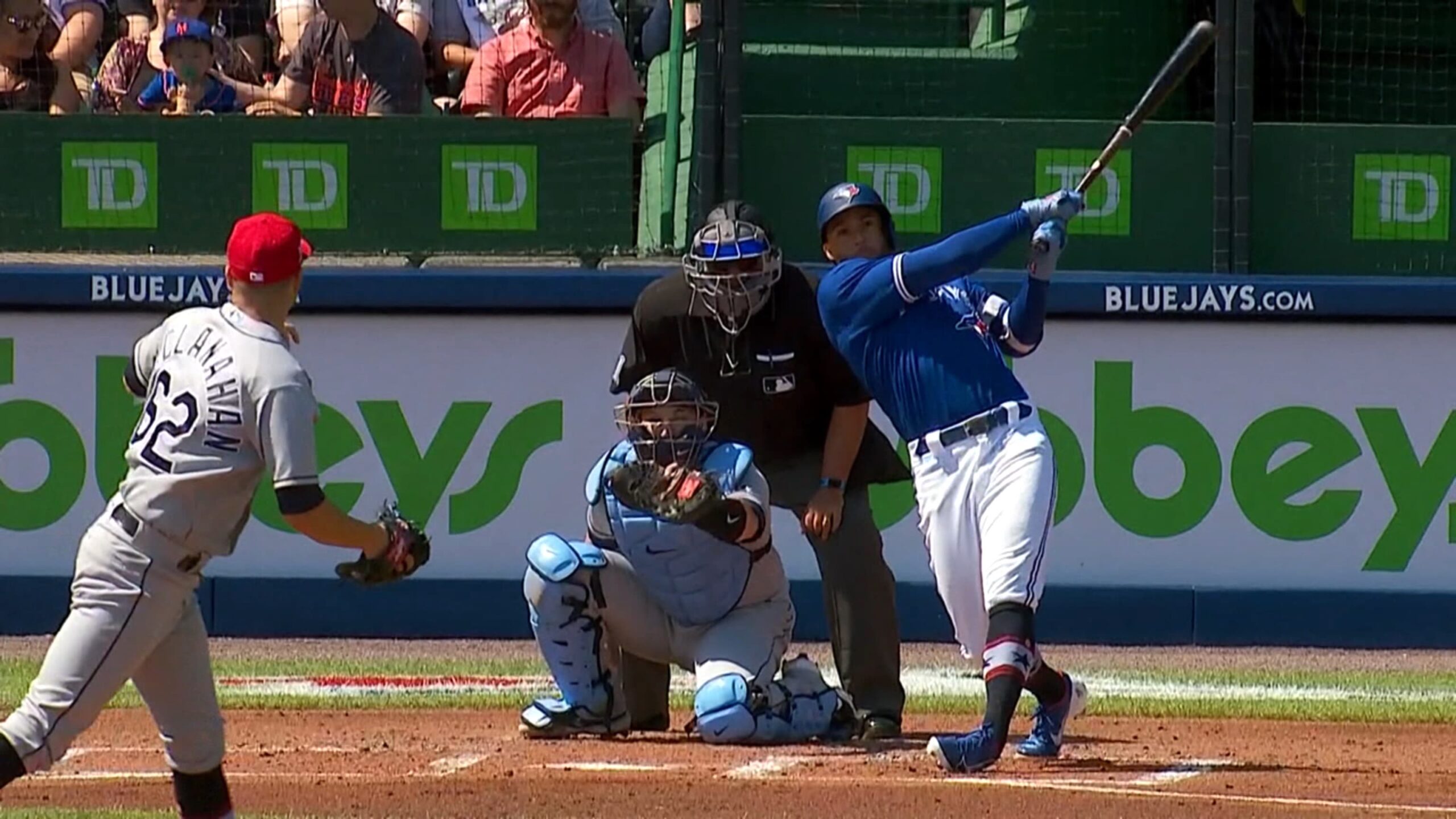 Azulejos le caen a Rays con HR de Springer…
