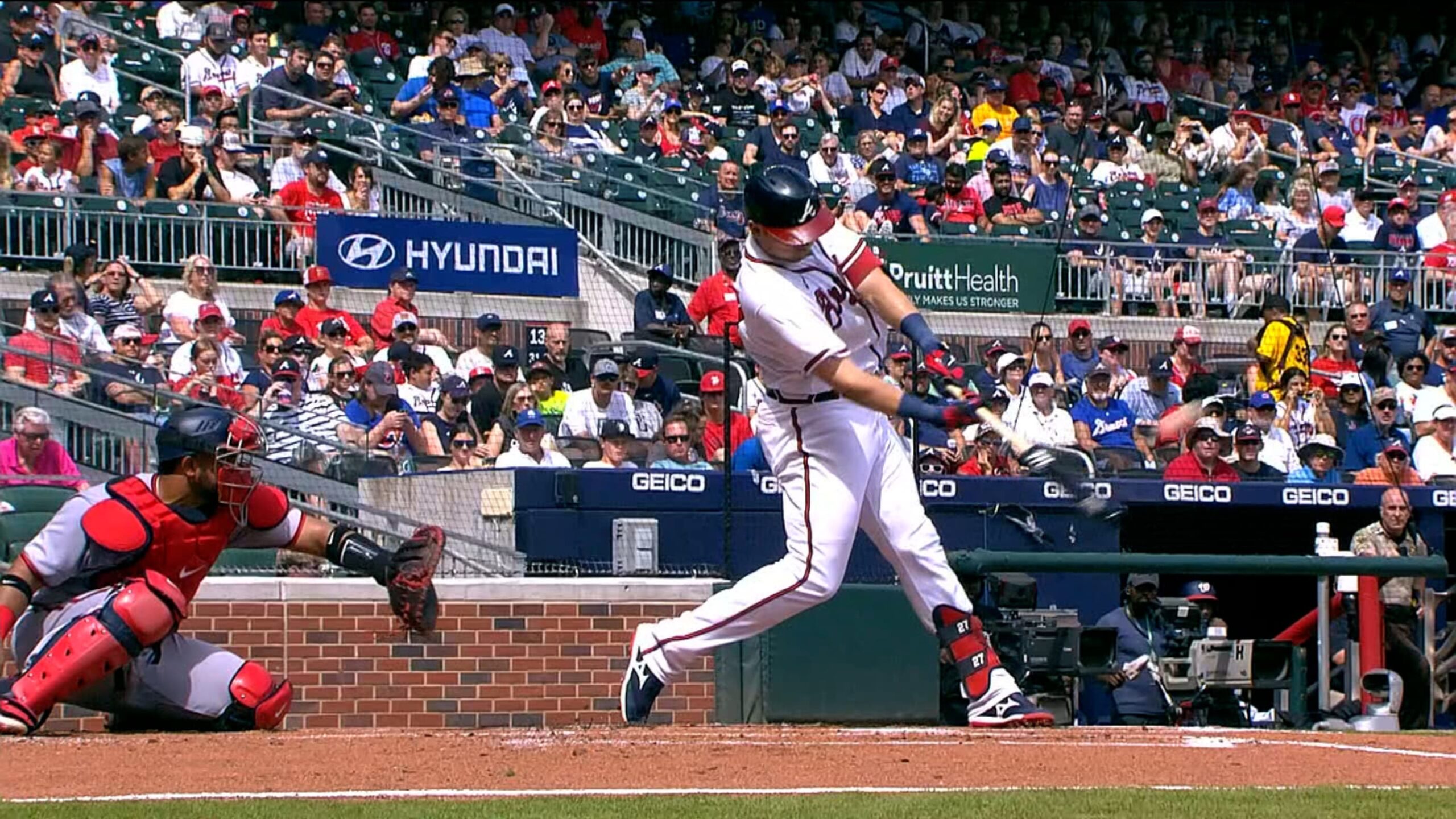 Bravos doblegan a Nacionales con HR de Riley…