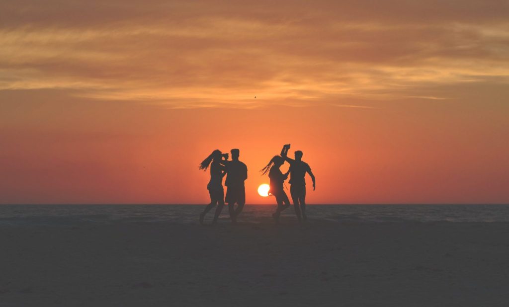 Summer Songs Refreshing Playlist To Cool Down Between Moon And Sun Summer Songs Refreshing Playlist To Cool Down Between Moon And Sun
