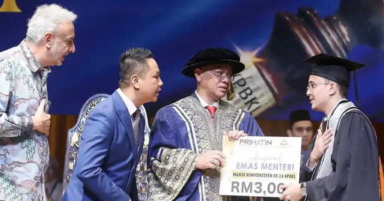 Bantuan Kewangan dan Biasiswa Bantuan Kewangan dan Biasiswa
