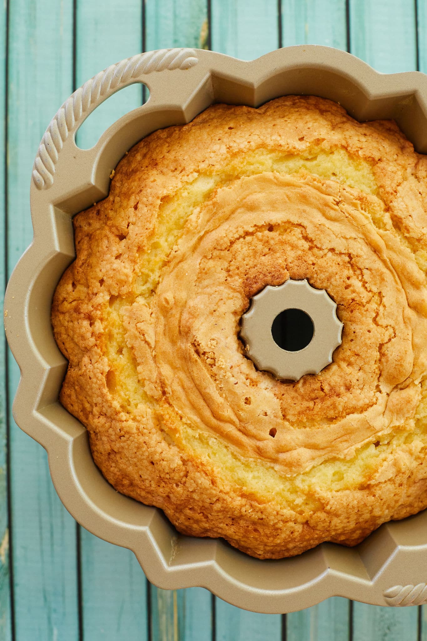 Simply whip it with a whisk to reach a smooth consistency. V Jeuaa 7ec3ym