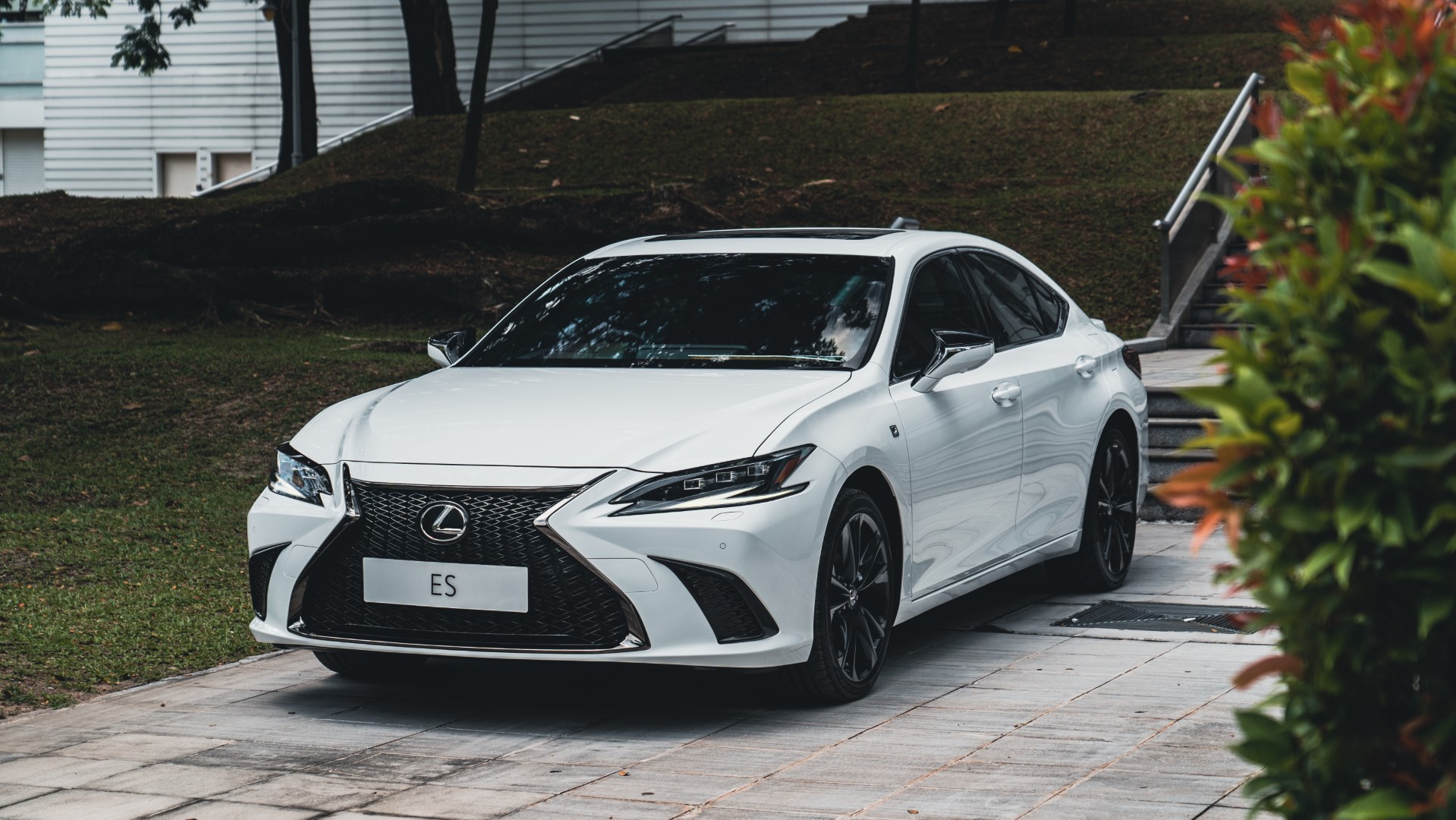 2021 lexus es 250 f sport is here