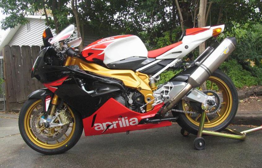 One Owner – 2009 Aprilia RSV 1000 R Factory | Bike-urious