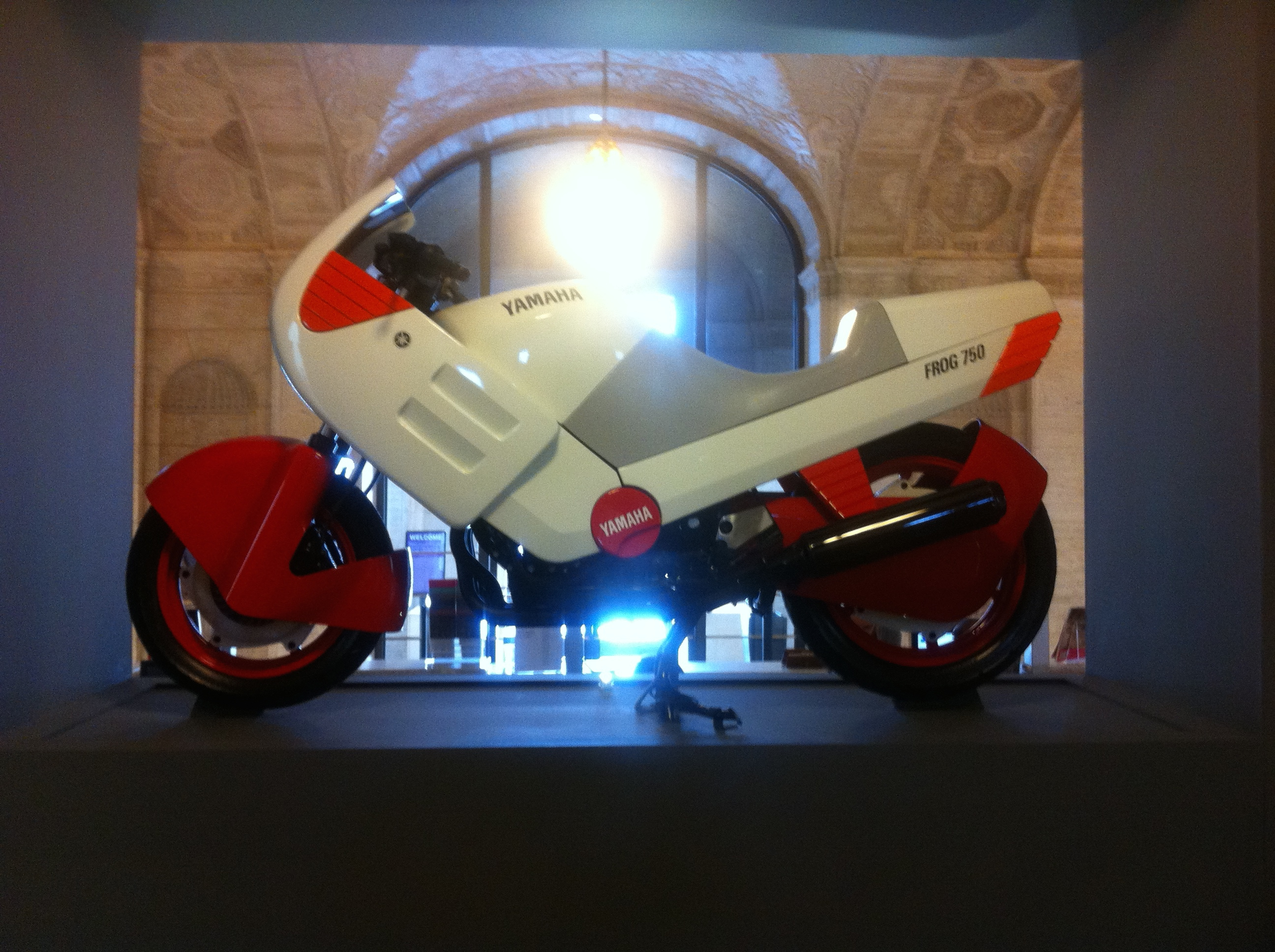 Picture Intermission – The Frog Design FZ750 Rana | Bike-urious