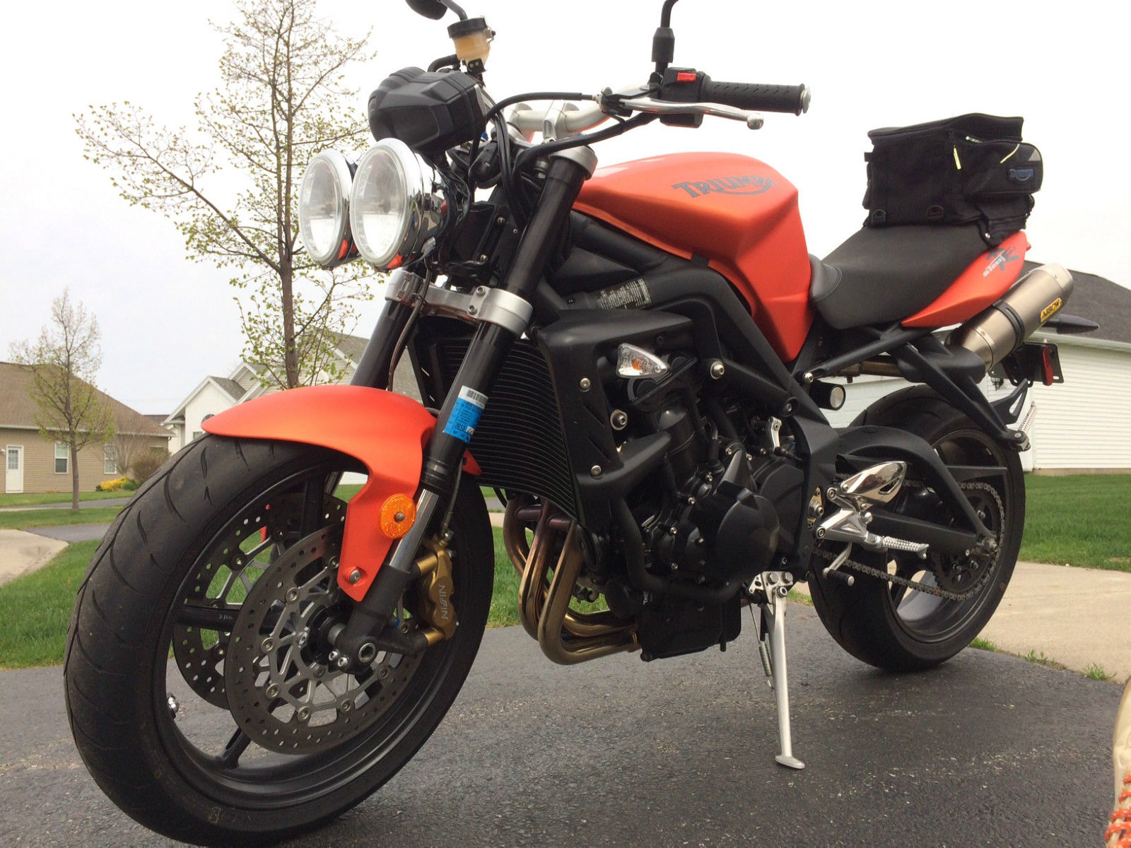 762 Miles – 2010 Triumph Street Triple R | Bike-urious