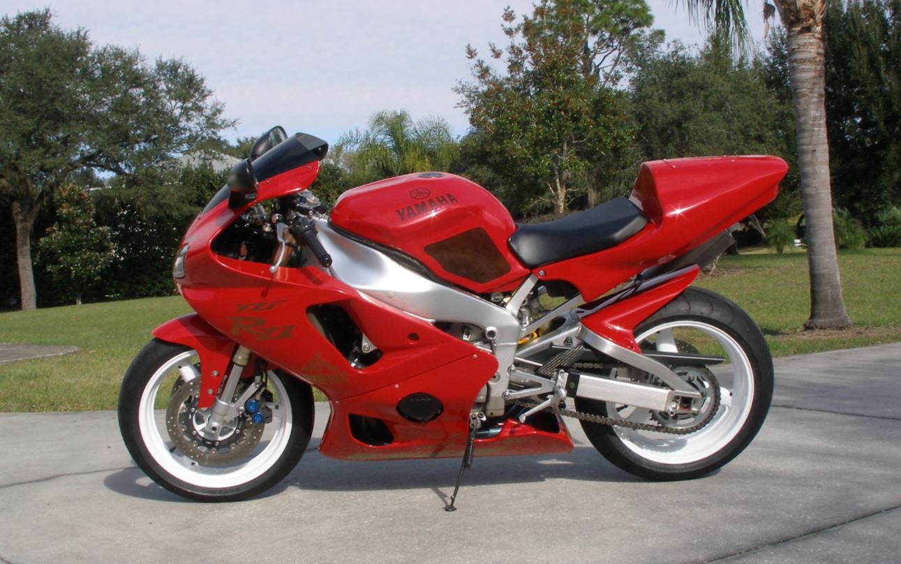 Sharkskinz History – 1998 Yamaha R1 with R7 Bodywork | Bike-urious