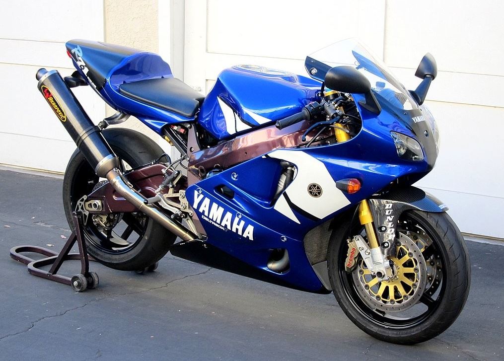 Rare Pair – 2x 1999 Yamaha R7 | Bike-urious