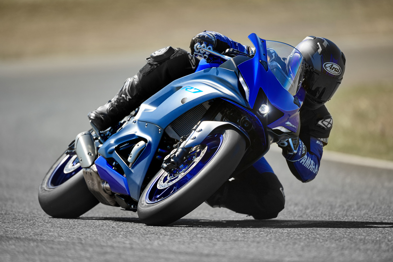 Yamaha-R7-On-Track-Featured.