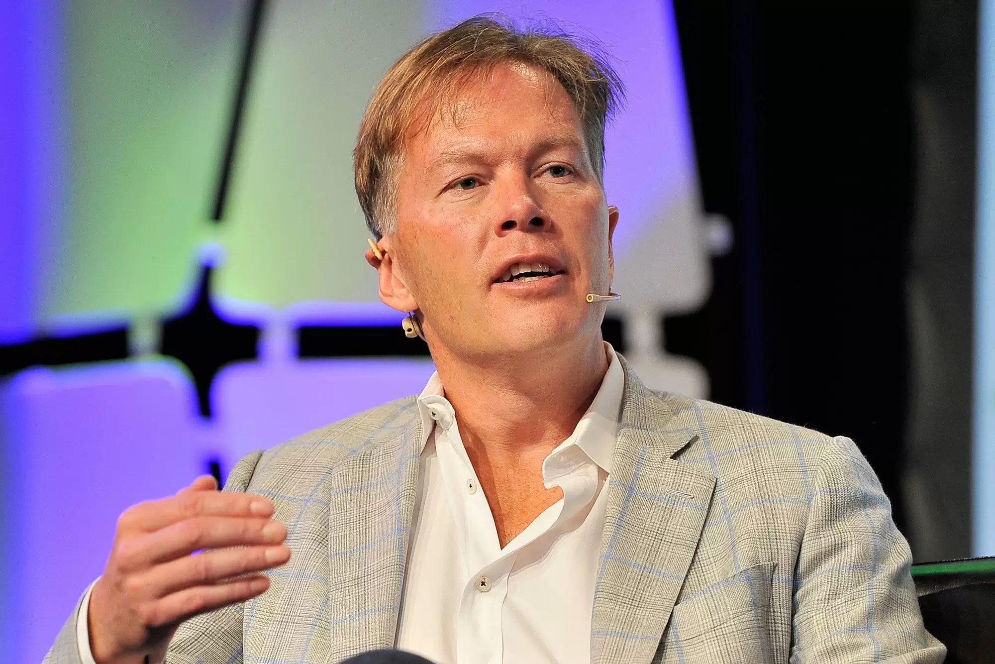 Is Ethereum or Solana Running Toward the Bull? Billionaire CEO Dan Morehead Responds