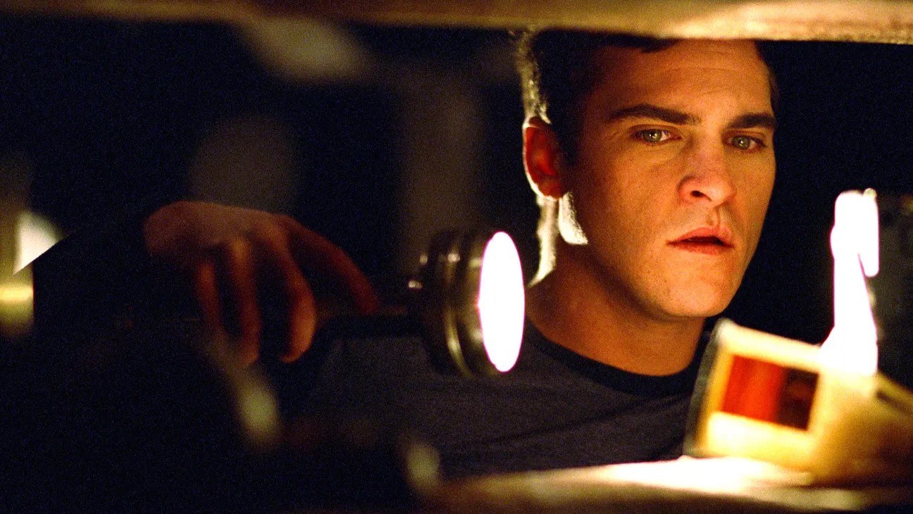 Signs (2002)