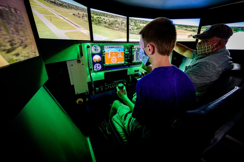 Flight simulator copilot program
