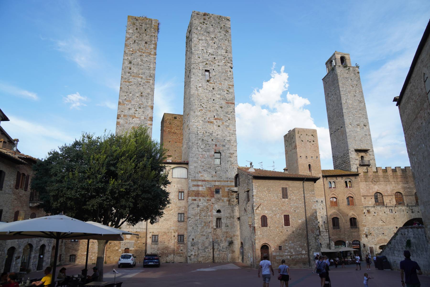 Piazza delle Erbe in San Gimignano