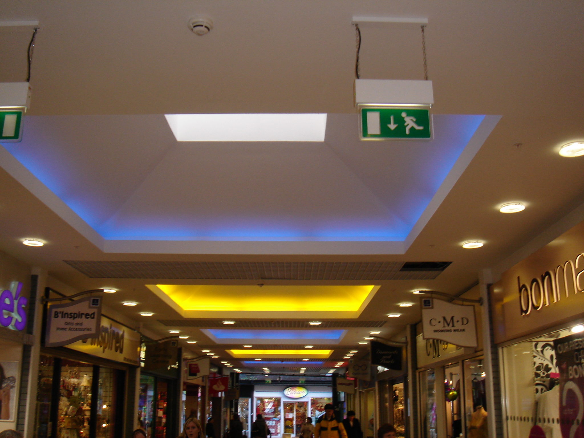 All the benefits of a suspended ceiling; Shaped Feature Ceilings or Curved Plasterboard Bulkheads