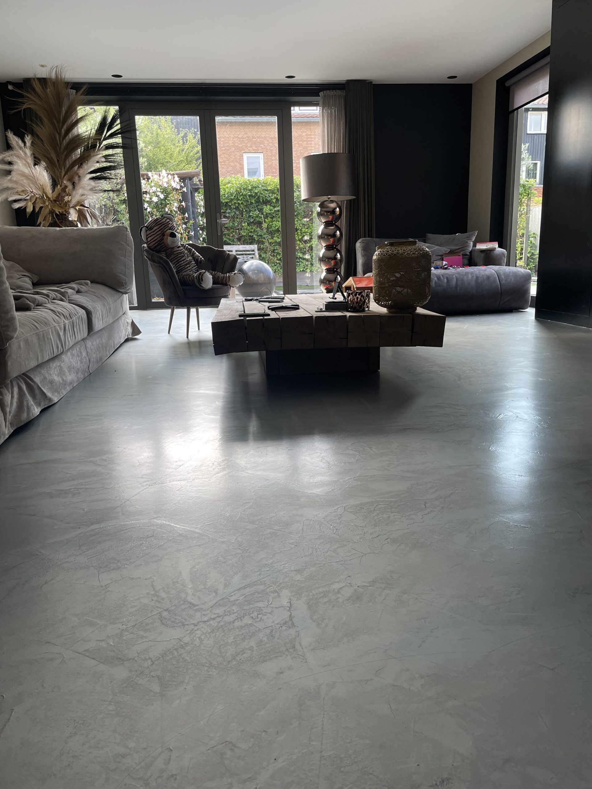 Metal Stuc vloer Champagne – projectbeeld