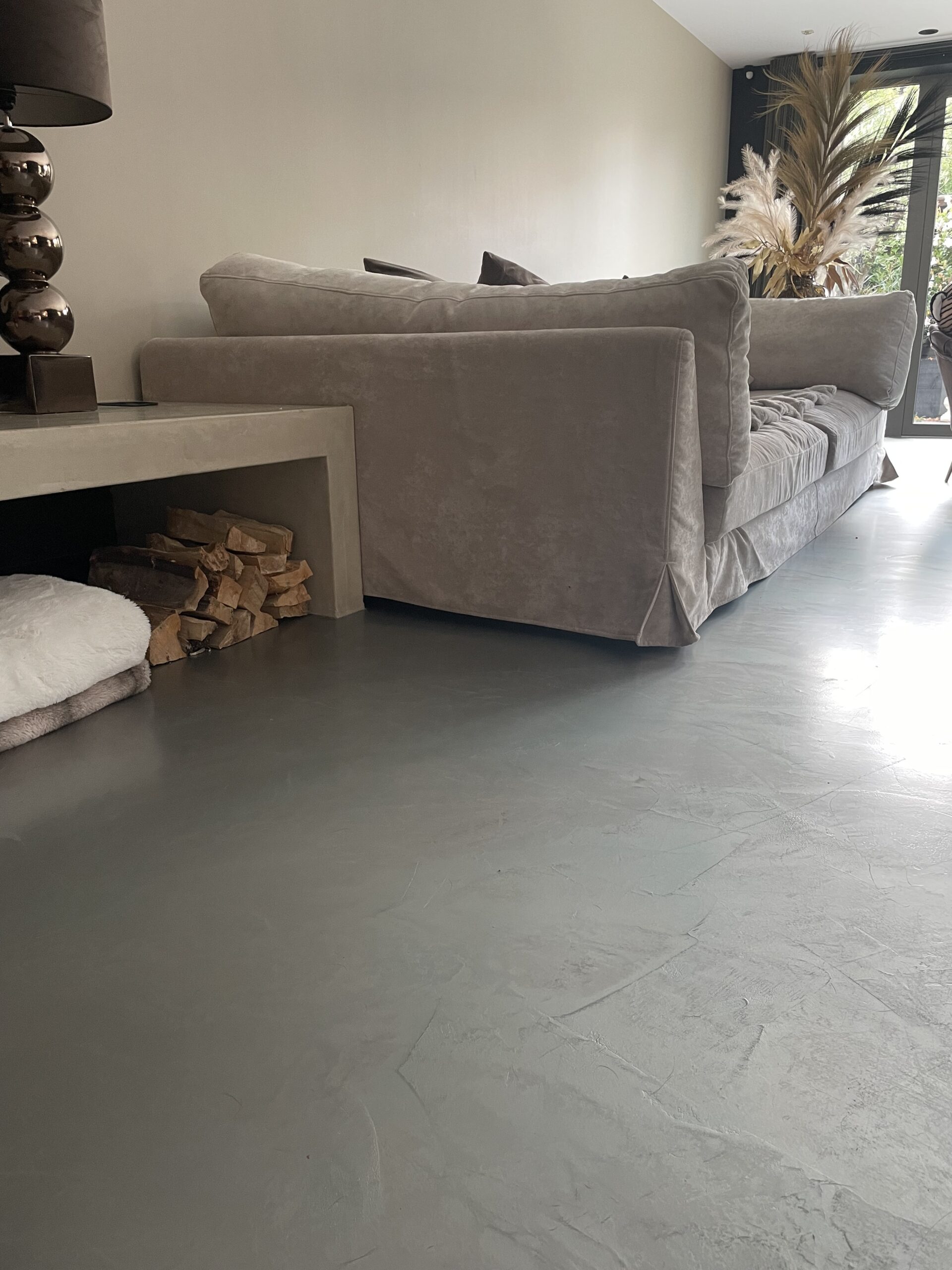 Metal Stuc vloer Champagne – projectbeeld