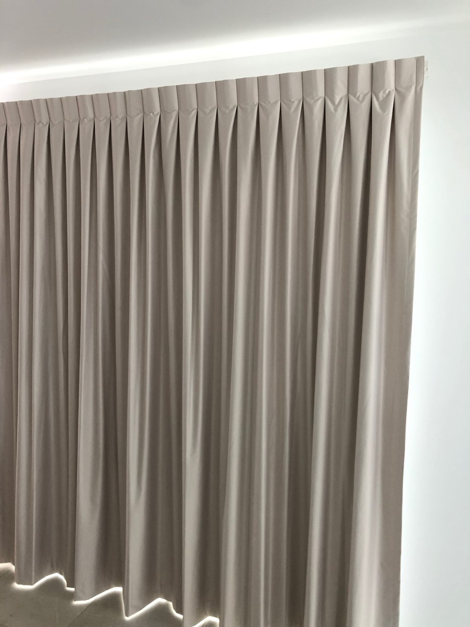 A reverse roll cannot be used in conjunction with a valance. Curtains | Border Blinds | Shutters and Awnings Tweed