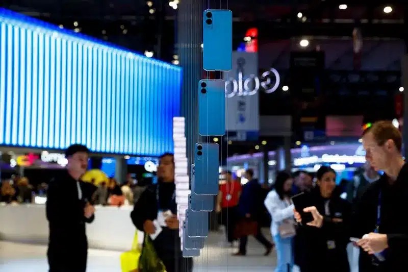 Apple'a karşı Samsung'dan süper ince hamle! 2 apple samsung