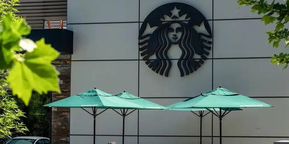 Starbucks &uuml;st y&ouml;netiminde değişiklik hisse fiyatlarını etkilemedi 2 Borsatek
