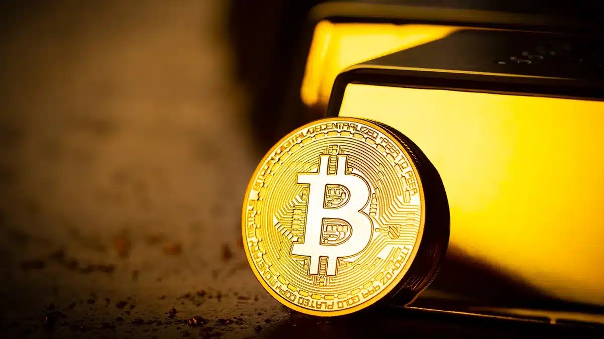 bitcoin altın