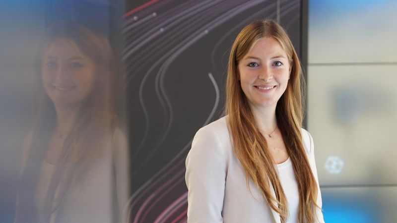 Video Brainlab On Linkedin Wearebrainlab Softwareengineer - Mobile Abstract Illustrations for Desktop