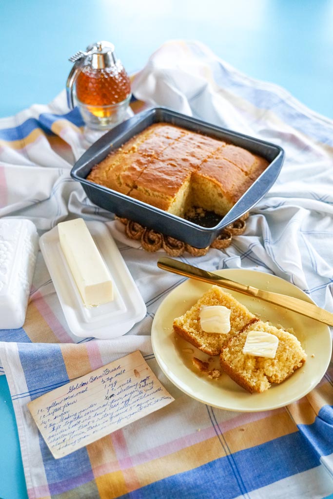 bake Golden Cornbread recipe from the past