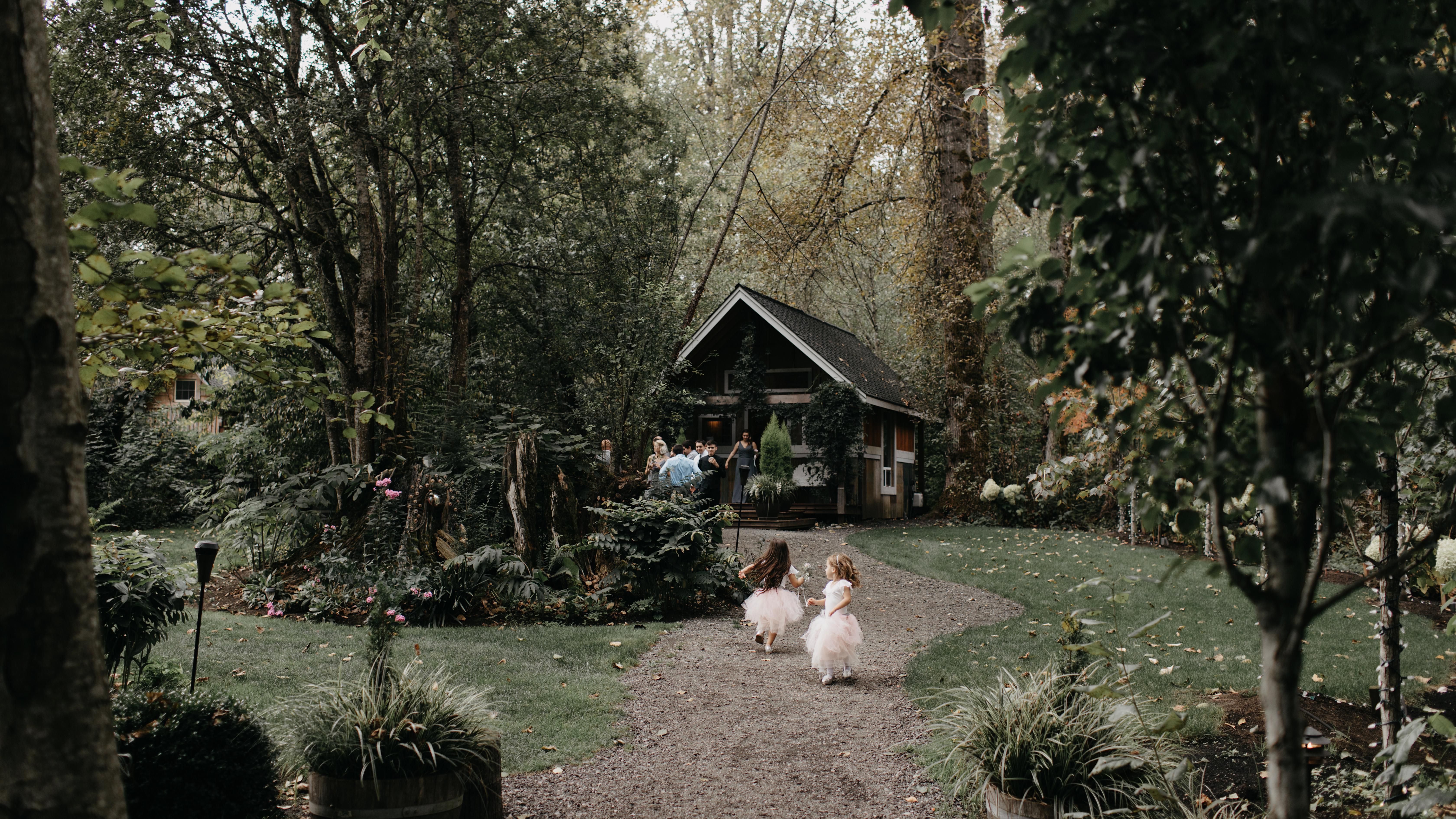 32.28 x 25.59 x 72.05 inches: 25 Old Fashioned Country Wedding Ideas