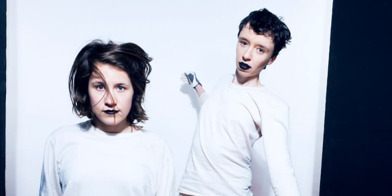 Brauche liebe, brauche halt und einen, der mich knallt: Schnipo Schranke - Buback TontrÃ¤ger GmbH