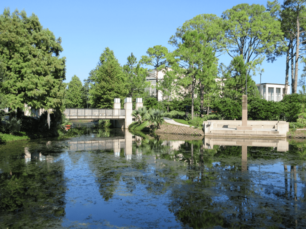 Sydney and Walda Besthoff Sculpture Garden, 2003, Lee Ledbetter and Associates and Sawyer/Berson. Collins Diboll Circle
