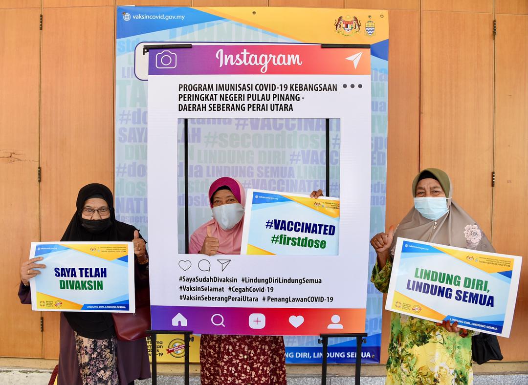 Contextual translation of iktiraf in english into english. Senior Citizens Stay Optimistic After Being Vaccinated Buletin Mutiara