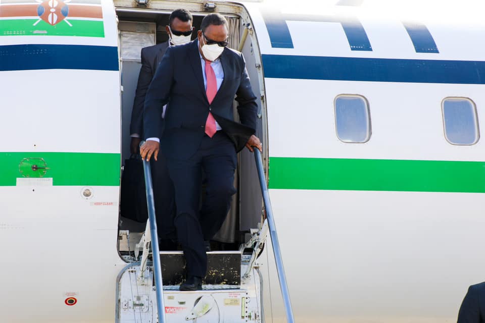 Saciid Deni oo Muqdisho soo gaaray + Halka uu degay iyo cidda sugeysa amnigiisa
