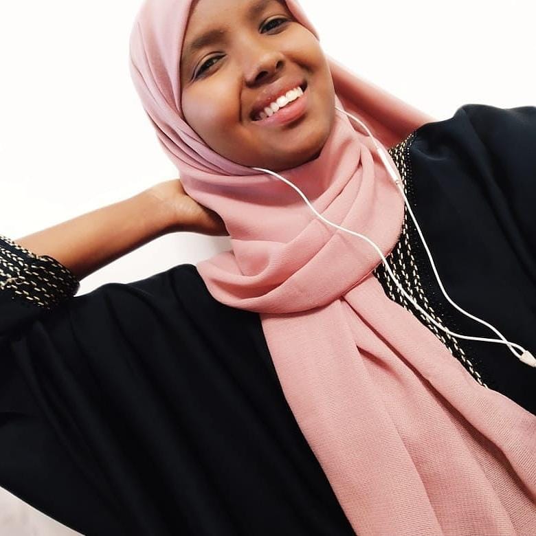 Gabadha Soomaalida ah ee afduubka saaxiibteed loo haysto oo lasii daayey