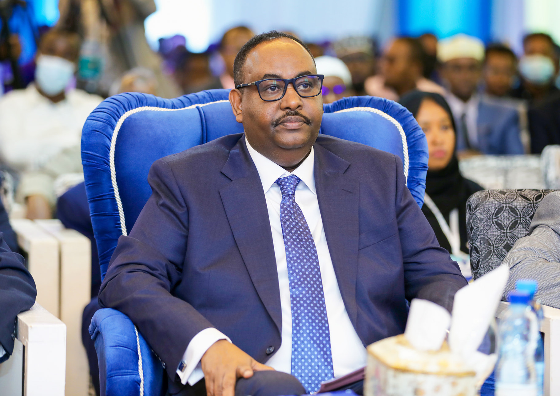 DENI oo qaaday dhabbihii uu Farmaajo ku hungoobay