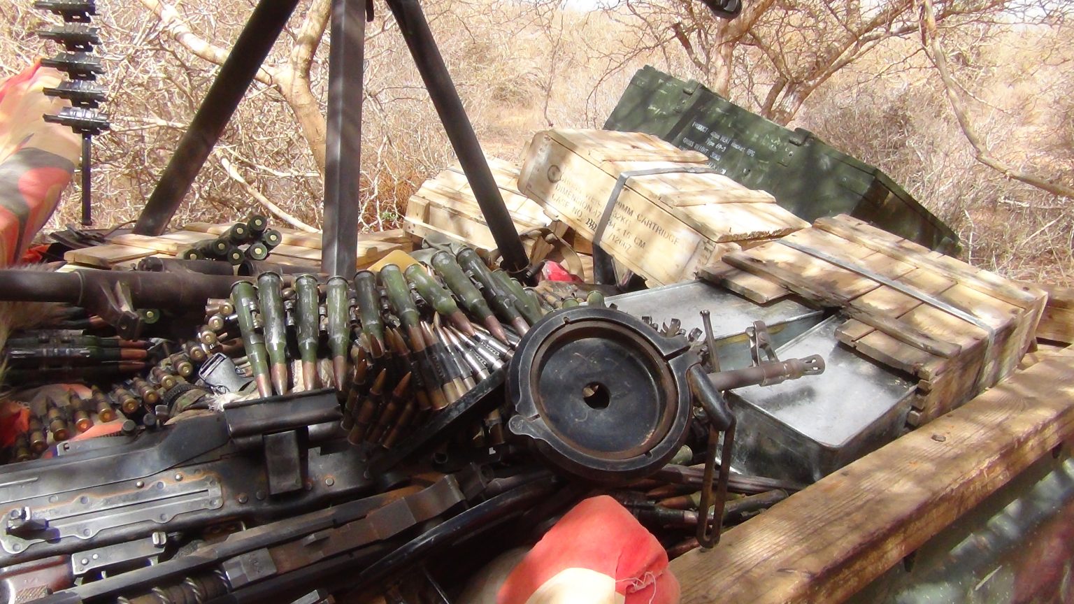Sawirro: Al-Shabaab oo soo bandhigay gaadiid iyo hub ‘ay ku qabsadeen’ Camaara