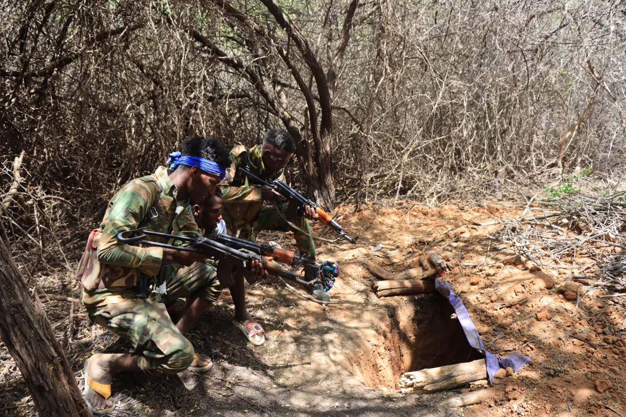 Sawirro: Al-Shabaab oo looga daba tegay gododkii ay ku dhuumaaleysanayeen