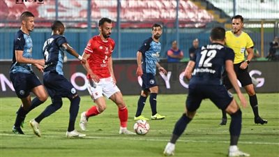 وفي مباراة الدور الأول بين جل فيسنتي بقيادة سواريش و وافيستا بقيادة فيريرا، تفوق مدرب الأهلي الحالي على مدرب الزمالك المخضرم، بهدفين مقابل هدف. Lp39qpn Vk Dzm