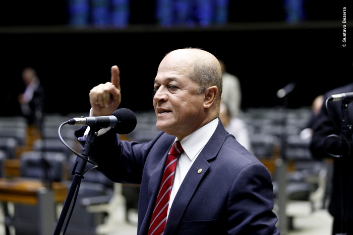 Moro agiu como militante e é um estorvo para o governo, diz Joseildo