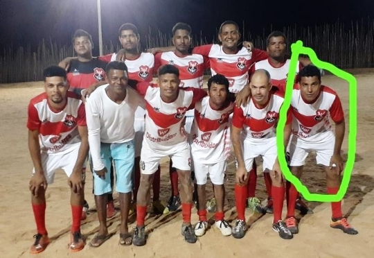Jogador morre ao passar mal durante torneio de futebol