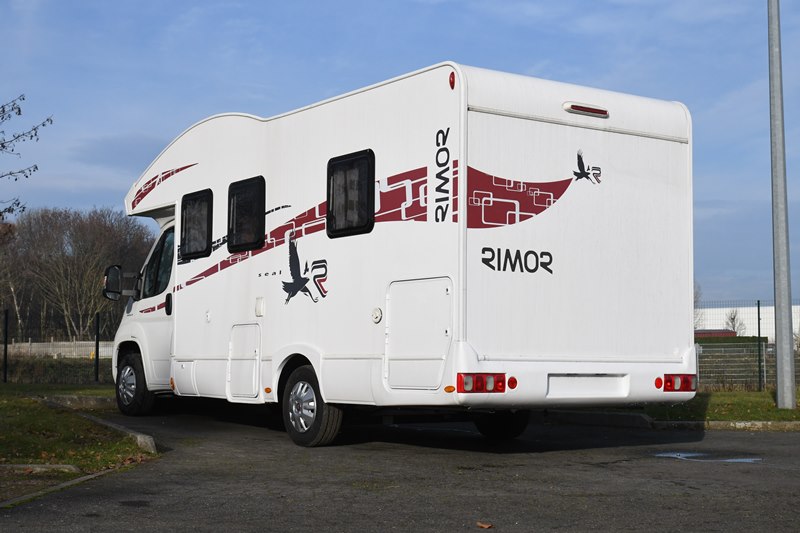 RIMOR SEAL : le profilé 5 couchages le moins cher du marché |  Campingcarlesite