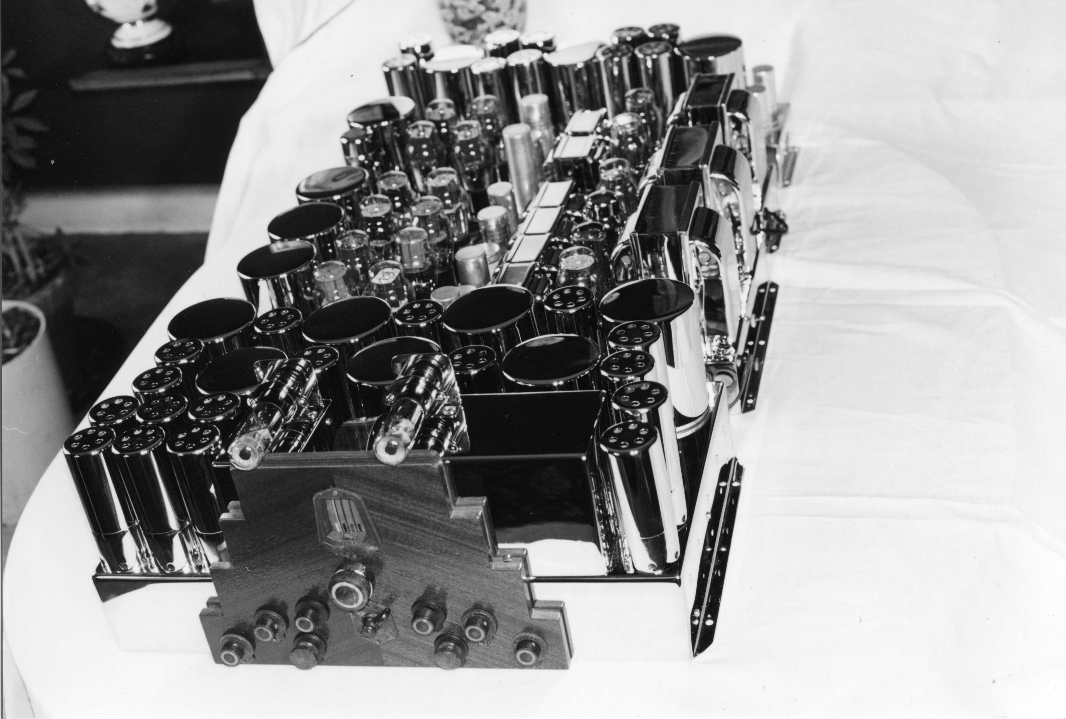 The Manufacture of an E H Scott All Wave 15 Radio Receiver Pt 1 | Beltdrive