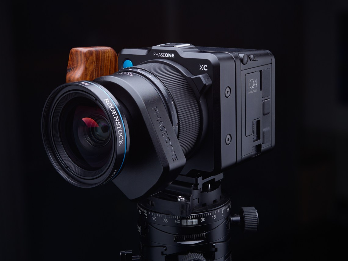 Phase one XC 40 hero lens IQ4 front product image portrait Rodenstock