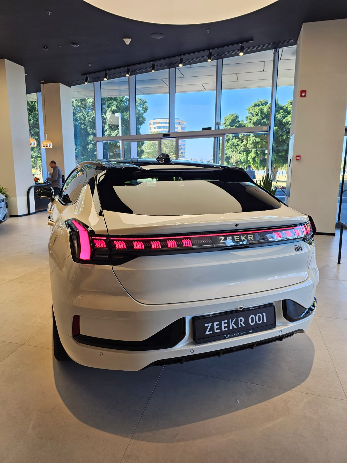 zeekr 001 2