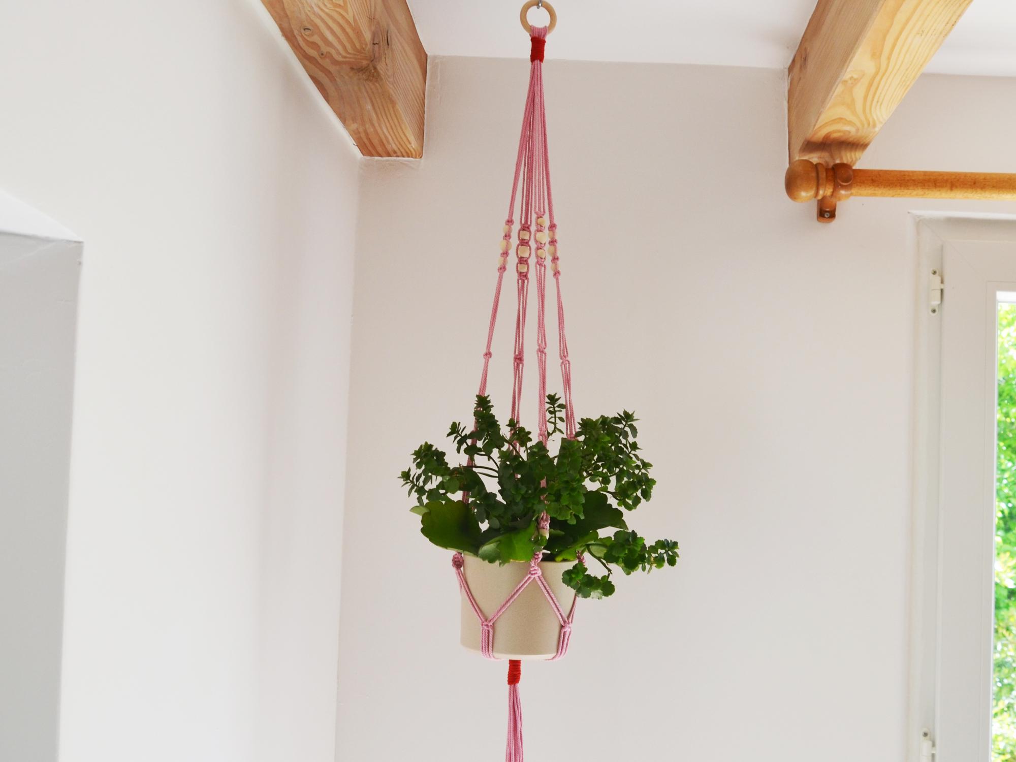 Suspension pour plante en macramé rose