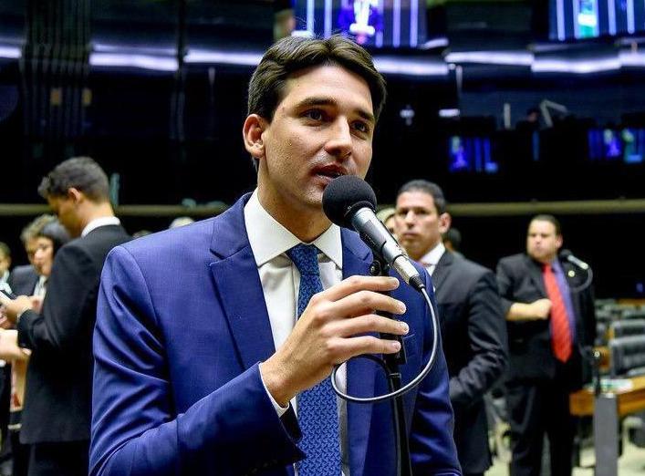 Silvio Costa Filho anuncia R$ 1 milhão para compra de vacinas